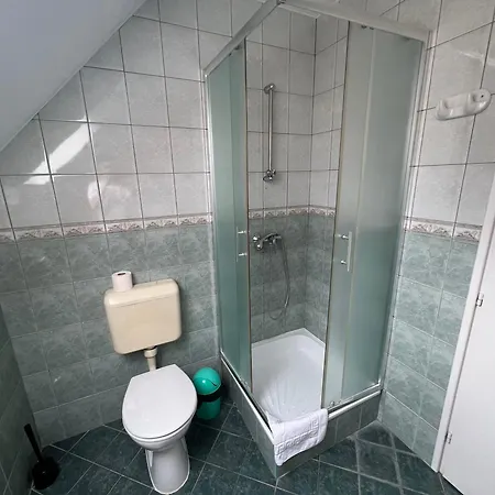 Lucky Apartmanhotel 4*